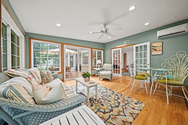 54 Edward Ave, Lynnfield, MA 01940