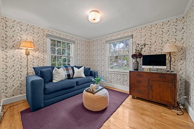 54 Edward Ave, Lynnfield, MA 01940