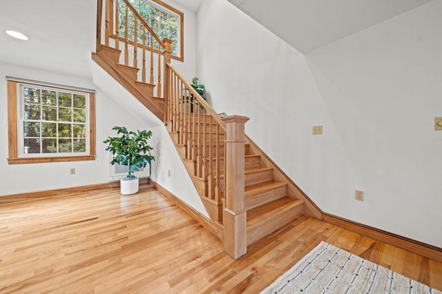 54 Edward Ave, Lynnfield, MA 01940