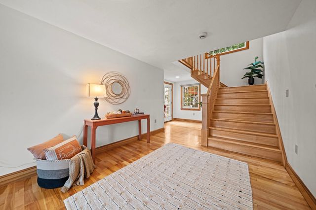 54 Edward Ave, Lynnfield, MA 01940