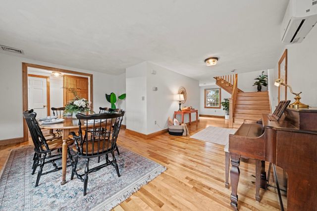 54 Edward Ave, Lynnfield, MA 01940