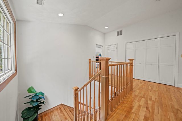 54 Edward Ave, Lynnfield, MA 01940