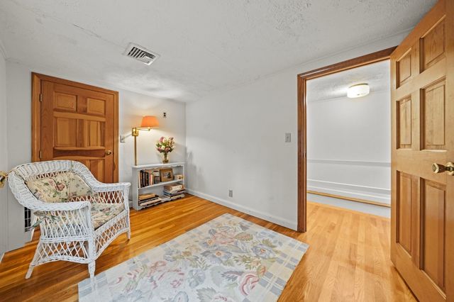 54 Edward Ave, Lynnfield, MA 01940