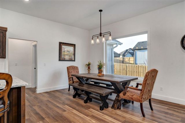 3017 W Teton Drive, Springfield, MO 65810