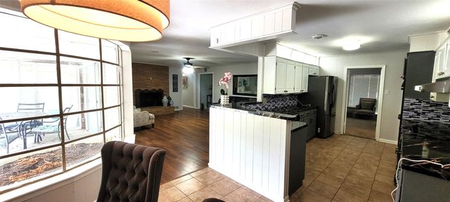 204 Overhill Drive, Waxahachie, TX 75165