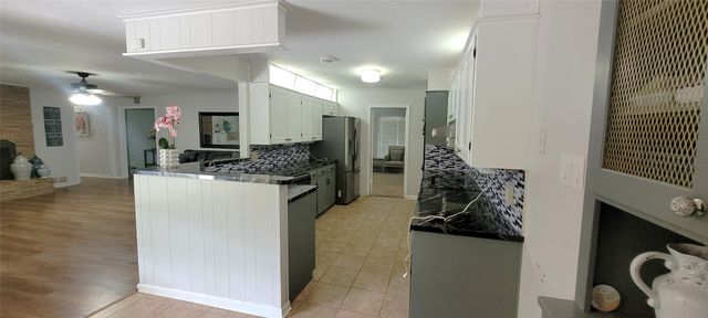 204 Overhill Drive, Waxahachie, TX 75165