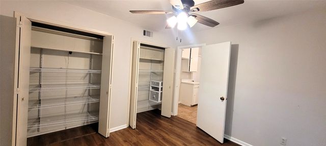 204 Overhill Drive, Waxahachie, TX 75165