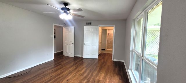 204 Overhill Drive, Waxahachie, TX 75165