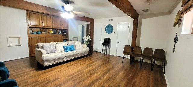 204 Overhill Drive, Waxahachie, TX 75165