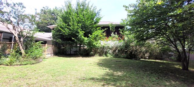 204 Overhill Drive, Waxahachie, TX 75165