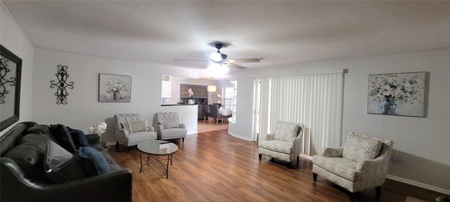 204 Overhill Drive, Waxahachie, TX 75165