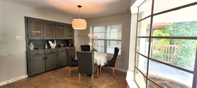 204 Overhill Drive, Waxahachie, TX 75165