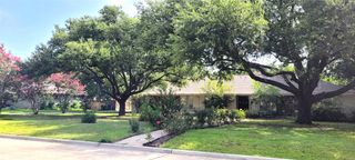 204 Overhill Drive, Waxahachie, TX 75165