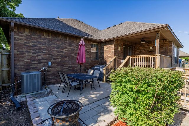 902 Brown Road, Cave Springs, AR 72718