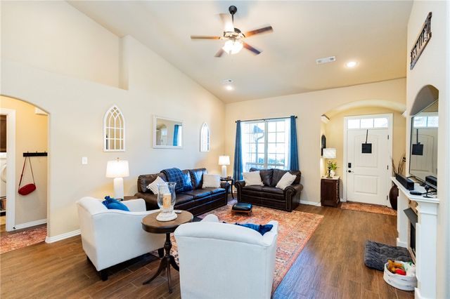 902 Brown Road, Cave Springs, AR 72718