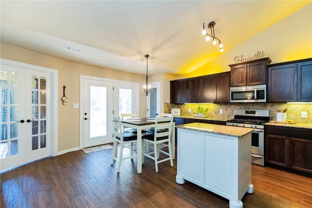 902 Brown Road, Cave Springs, AR 72718