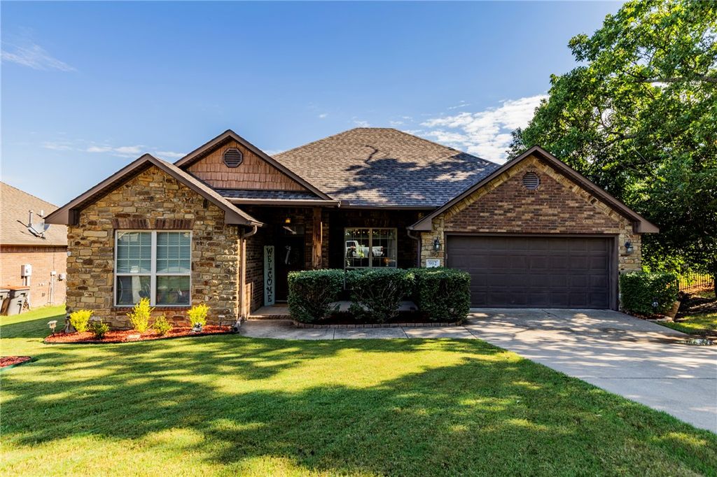902 Brown Road, Cave Springs, AR 72718