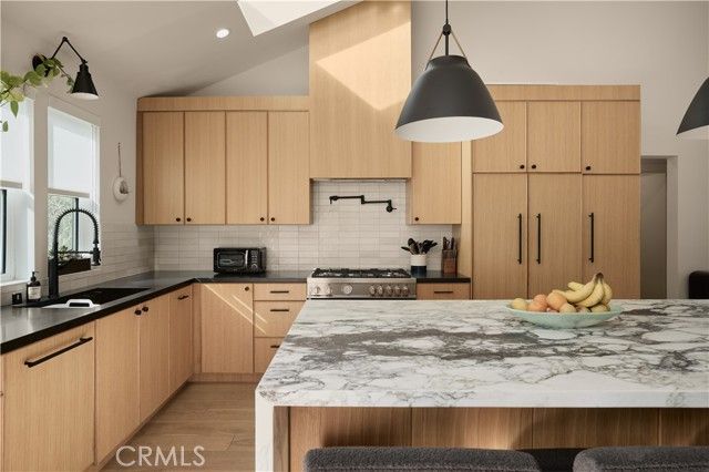 13916 La Maida Street, Sherman Oaks, CA 91423