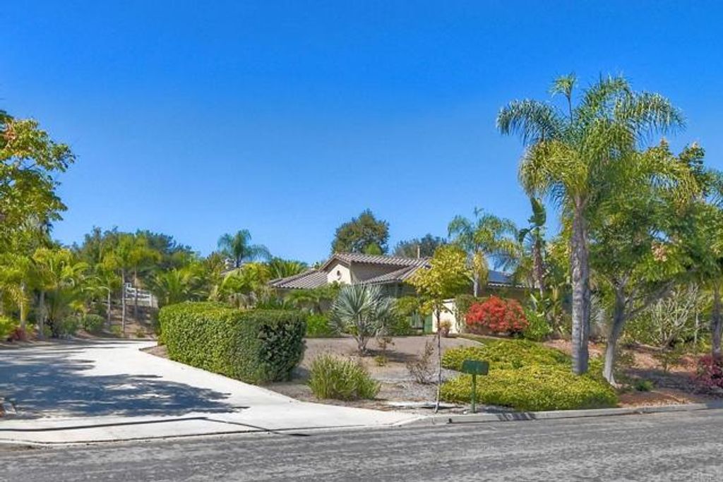 1701 Hilo Drive, Vista, CA 92081