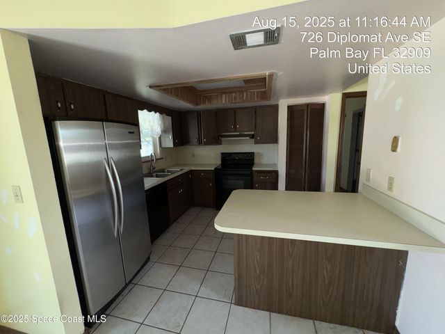 726 Diplomat Avenue SE, Palm Bay, FL 32909