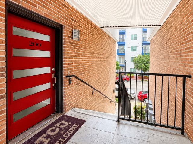 1320 May Street 200, Fort Worth, TX 76104