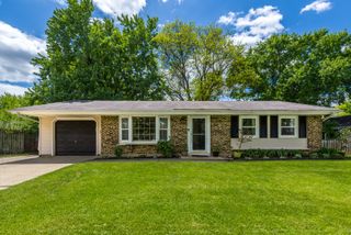 1723 Hartmann Drive, Schaumburg, IL 60193
