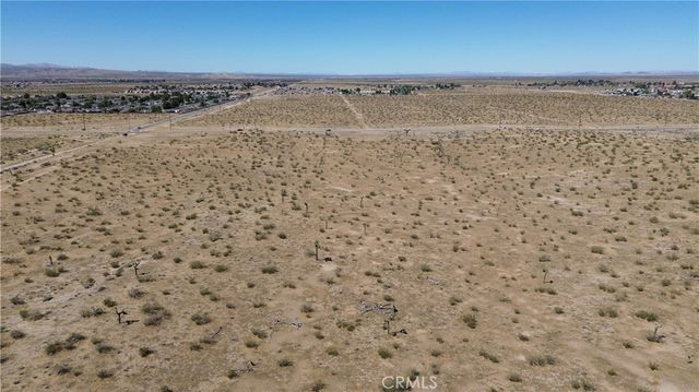 1 Air Expressway, Adelanto, CA 92301