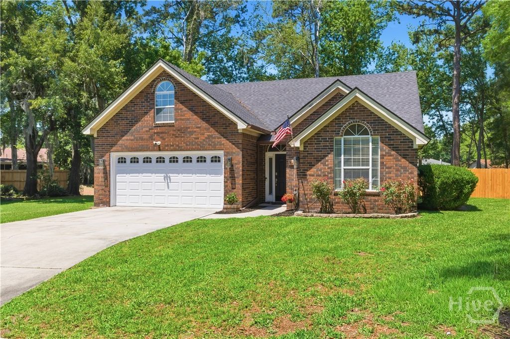 Image 3 of property listing at 14 Bristlecone Court, Savannah, GA 31419