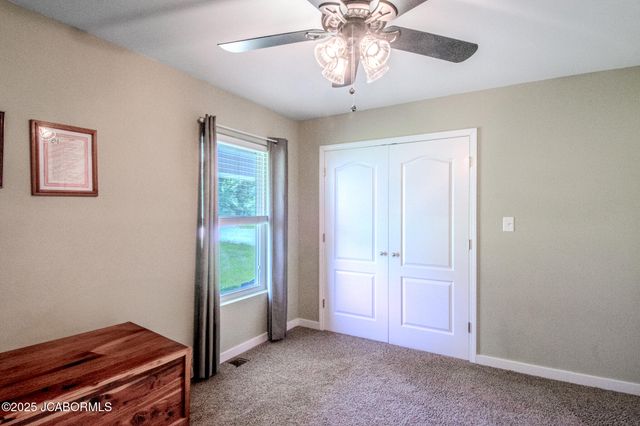 12085 COUNTY RD 4037, Holts Summit, MO 65043