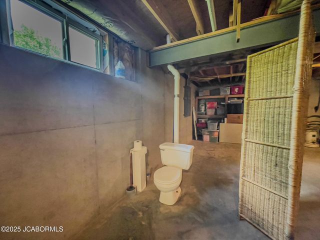 12085 COUNTY RD 4037, Holts Summit, MO 65043