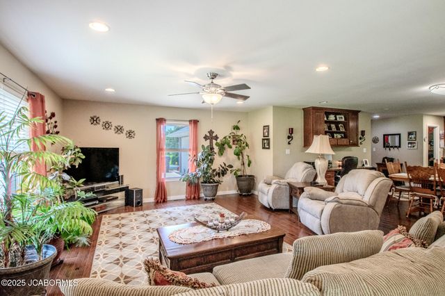 12085 COUNTY RD 4037, Holts Summit, MO 65043