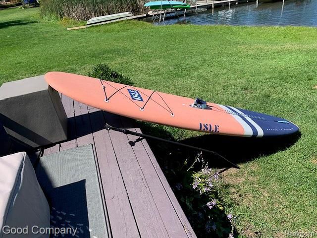 9526 Montgold Avenue, White Lake, MI 48386