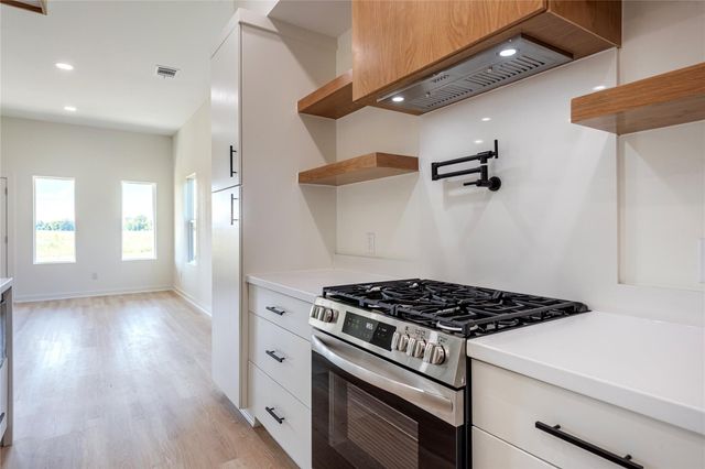 1304 Sailfish Dr, Bay City, TX 77414