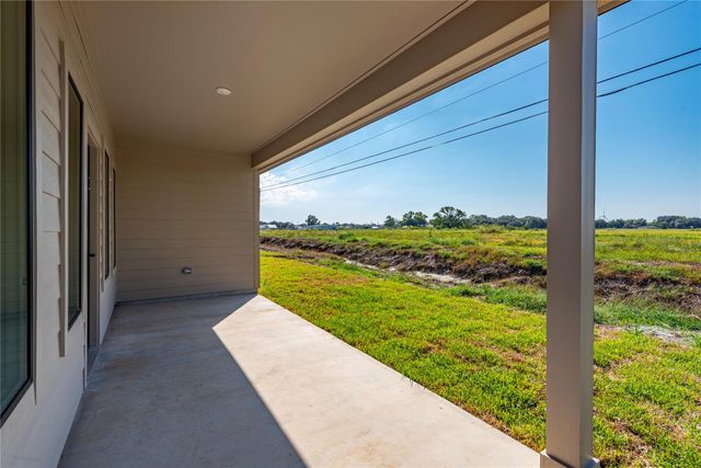 1304 Sailfish Dr, Bay City, TX 77414