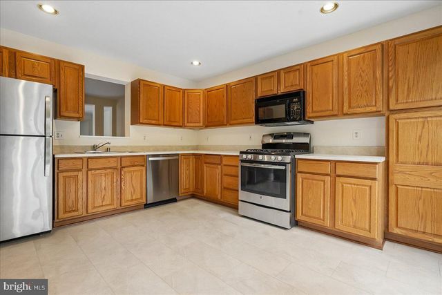 1711 BLUE FLINT CT, Reston, VA 20190