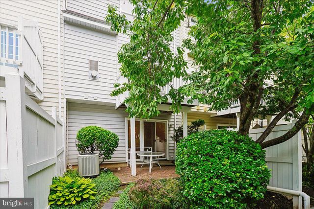 1711 BLUE FLINT CT, Reston, VA 20190