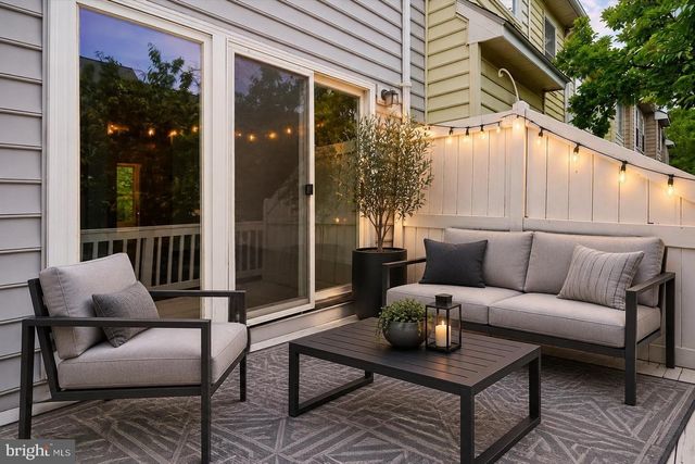 1711 BLUE FLINT CT, Reston, VA 20190
