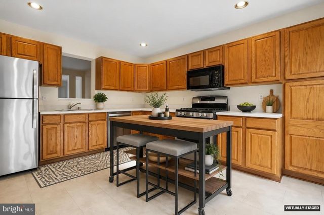 1711 BLUE FLINT CT, Reston, VA 20190