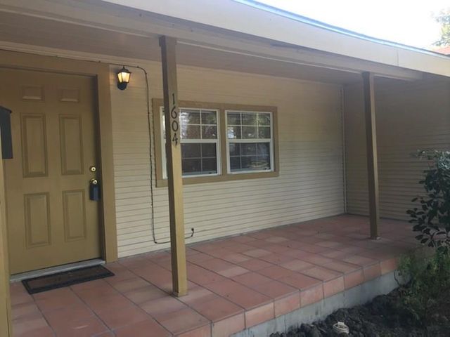 1604 Wilson ST, Bastrop, TX 78602