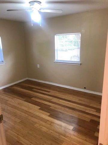 1604 Wilson ST, Bastrop, TX 78602