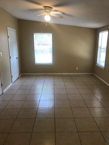 1604 Wilson ST, Bastrop, TX 78602