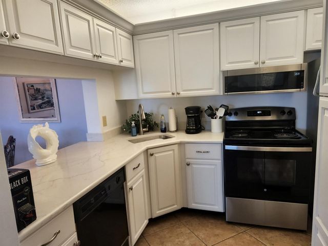 4436 NE Ocean Boulevard E2, Hutchinson Island, FL 34957
