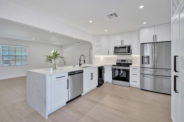 716 S Pine Street, Lake Worth Beach, FL 33460