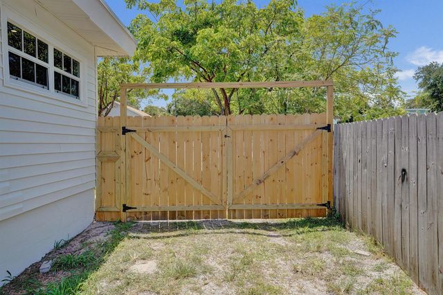 716 S Pine Street, Lake Worth Beach, FL 33460