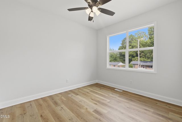 1437 Duggins Drive, Burlington, NC 27217