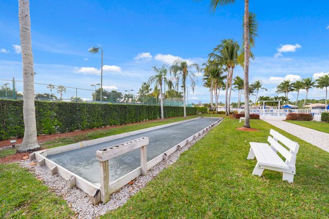 8597 Mangrove Cay, West Palm Beach, FL 33411