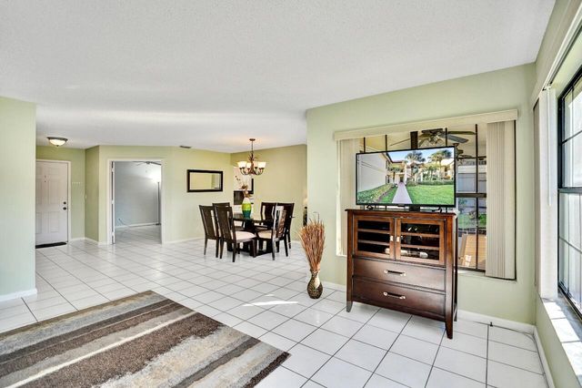 3373 Jog Park Drive, Greenacres, FL 33467