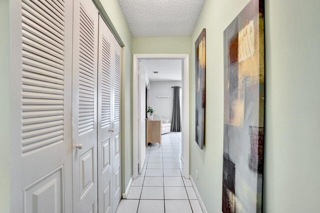 3373 Jog Park Drive, Greenacres, FL 33467
