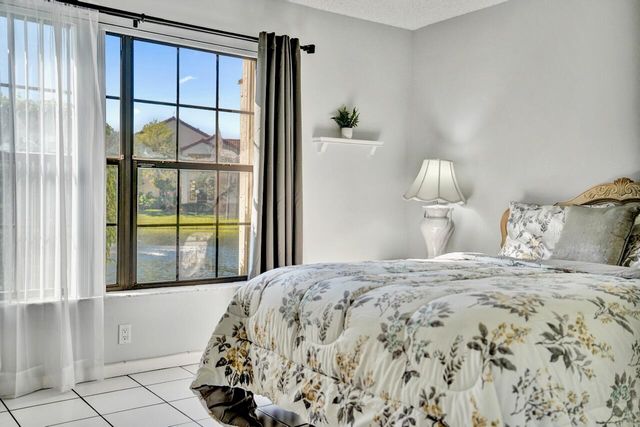 3373 Jog Park Drive, Greenacres, FL 33467