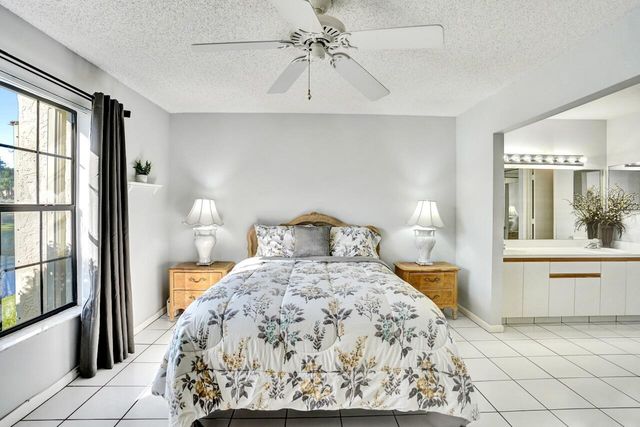 3373 Jog Park Drive, Greenacres, FL 33467